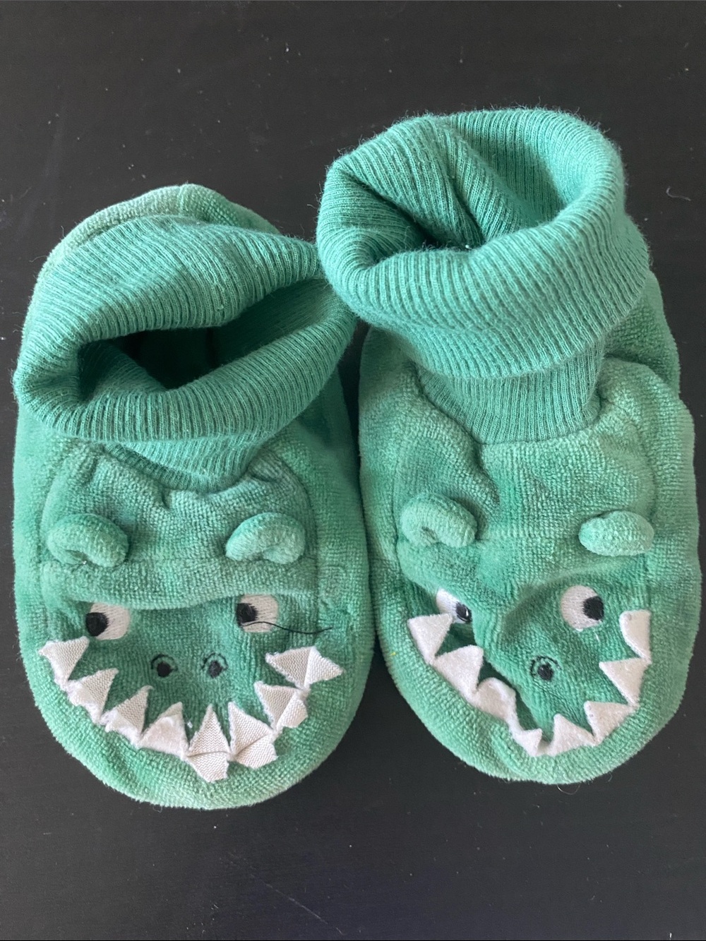 H&M Toddler Dinosaur Novelty Slipper Boots Green Velour – Size US 6-6.5 / EUC